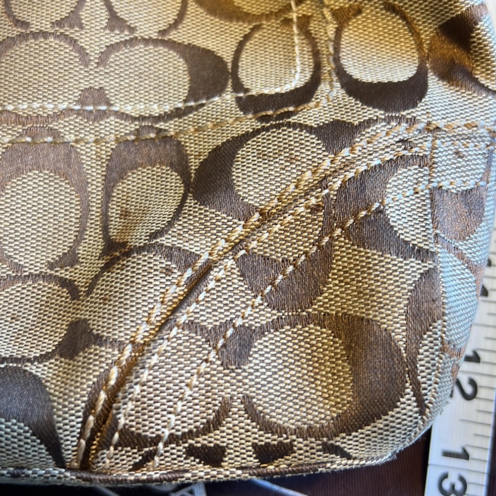 Coach purse - Picture 2 of 4